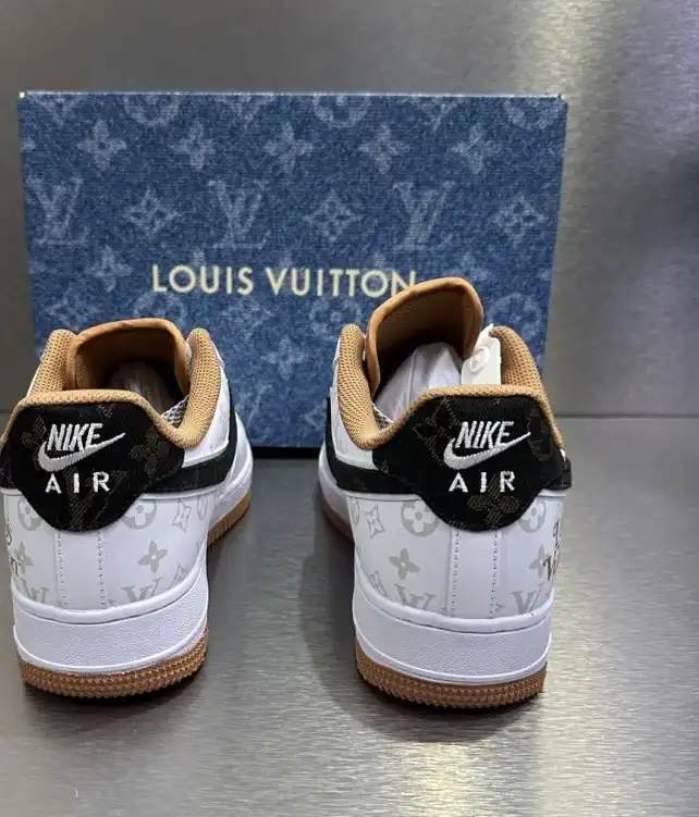 hype Louis Vuitton Sneakers