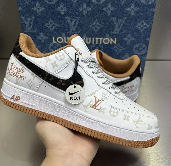 hype Louis Vuitton Sneakers