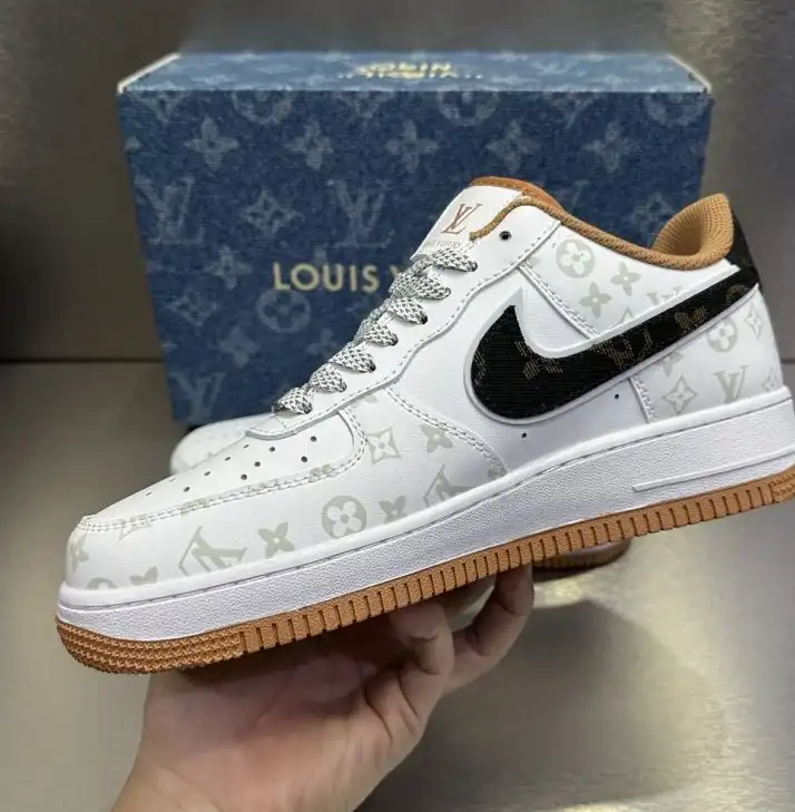 hype Louis Vuitton Sneakers