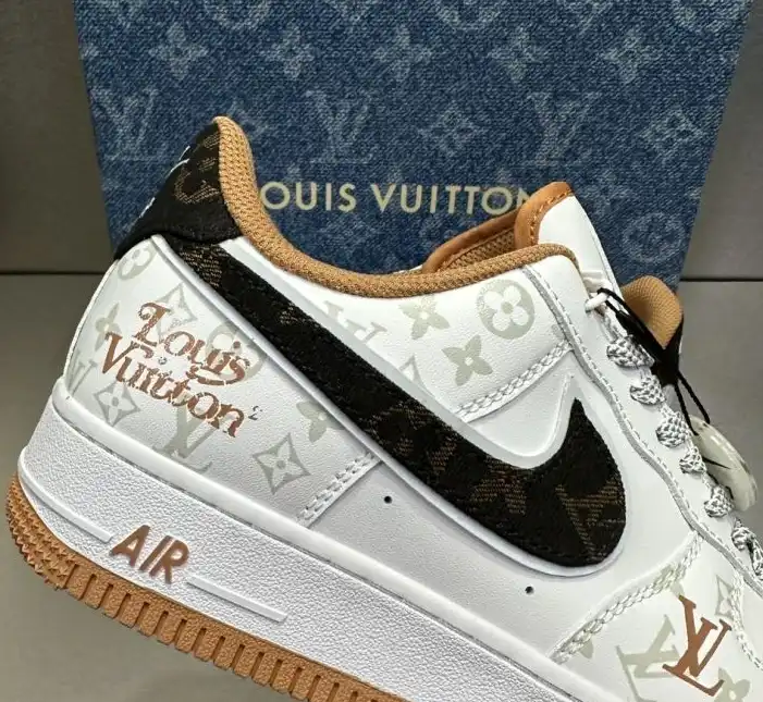 hype Louis Vuitton Sneakers