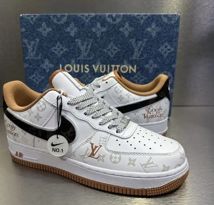 hype Louis Vuitton Sneakers