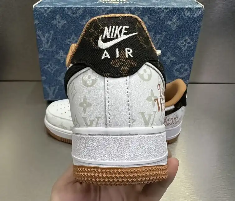 hype Louis Vuitton Sneakers