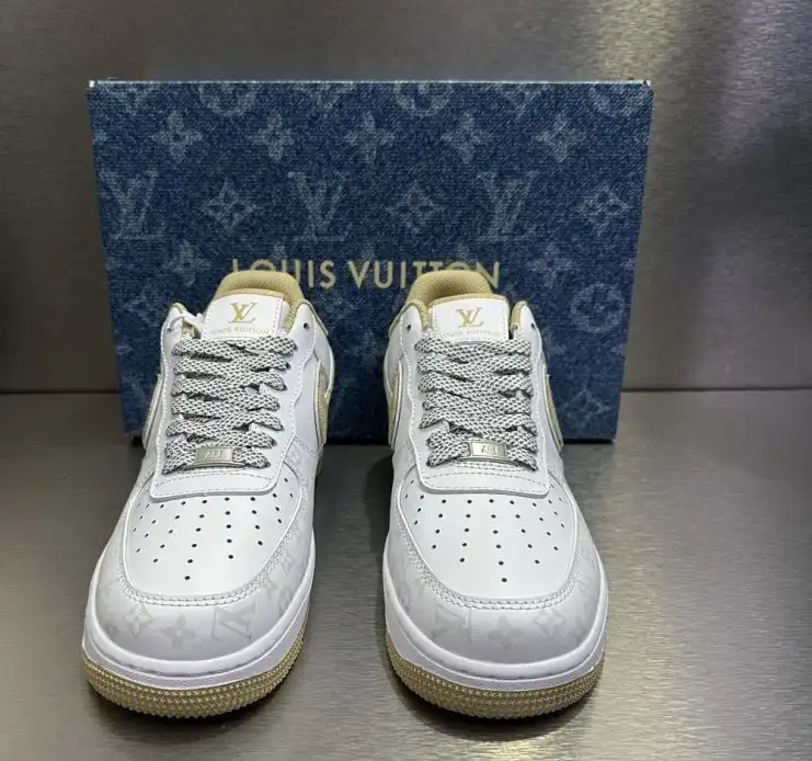 hype Louis Vuitton Sneakers