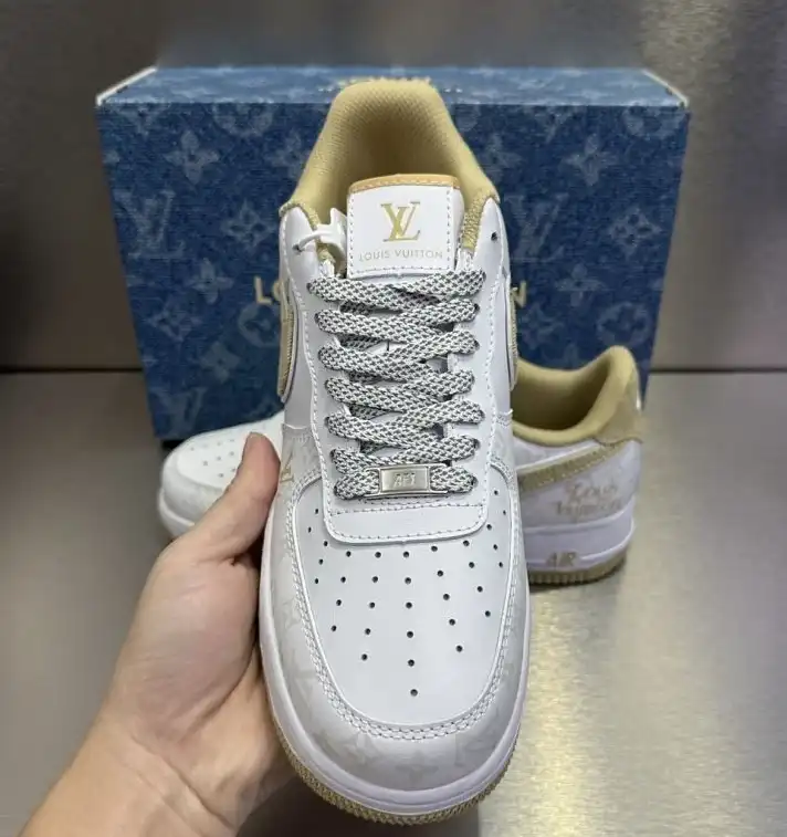 hype Louis Vuitton Sneakers