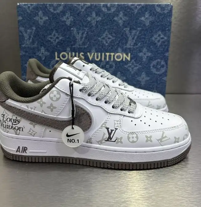 hype Louis Vuitton Sneakers