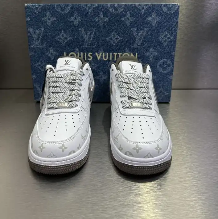 hype Louis Vuitton Sneakers