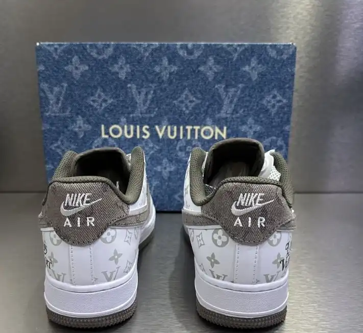 hype Louis Vuitton Sneakers