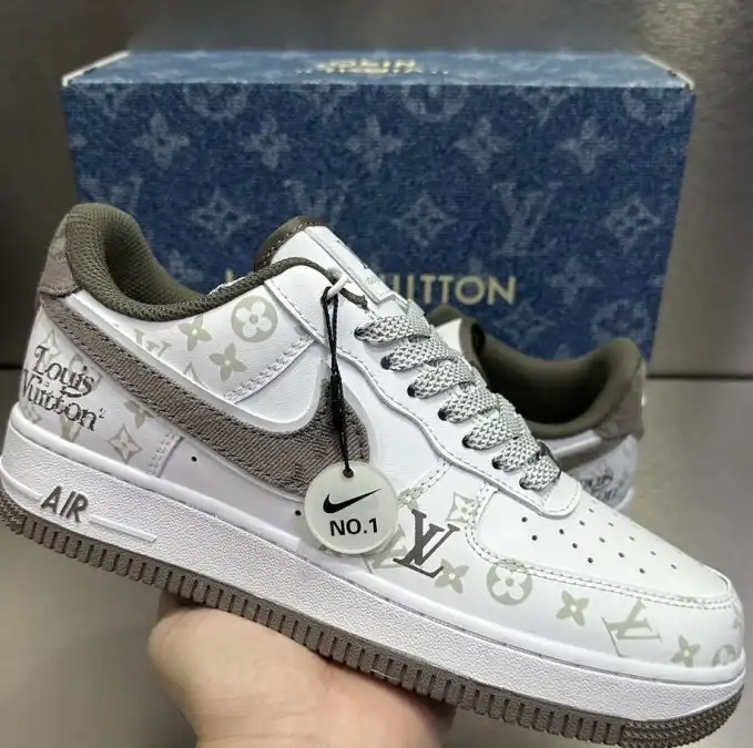 hype Louis Vuitton Sneakers