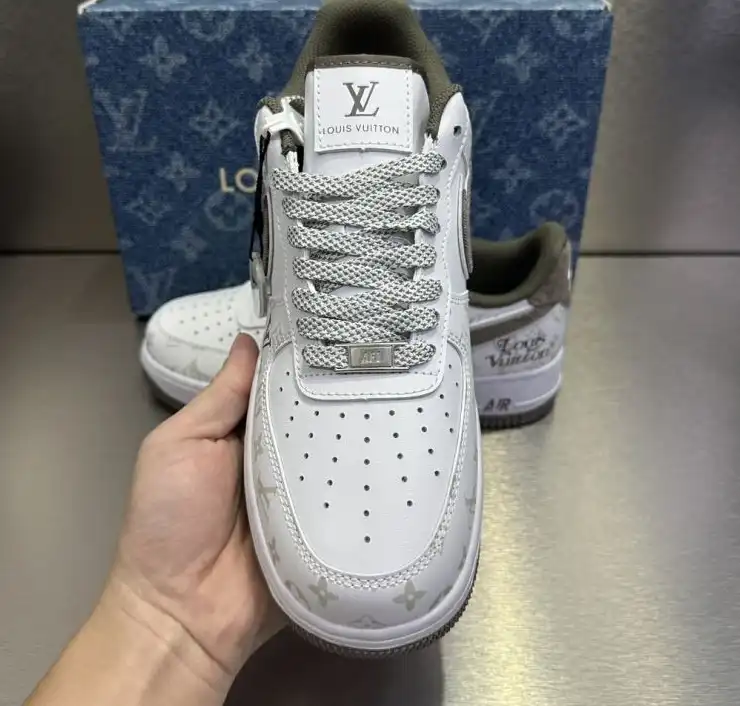 hype Louis Vuitton Sneakers