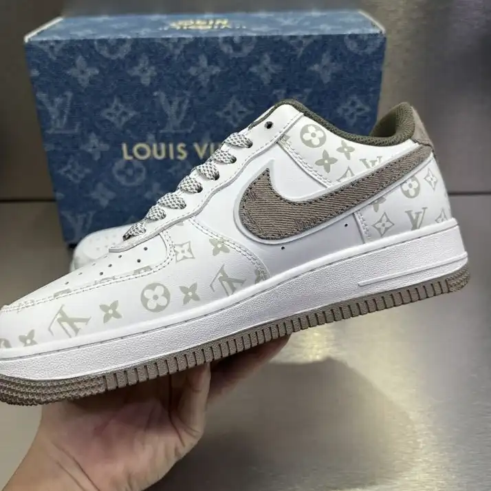 hype Louis Vuitton Sneakers