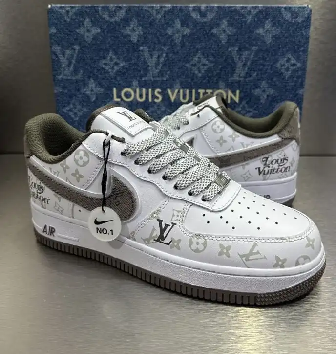 hype Louis Vuitton Sneakers