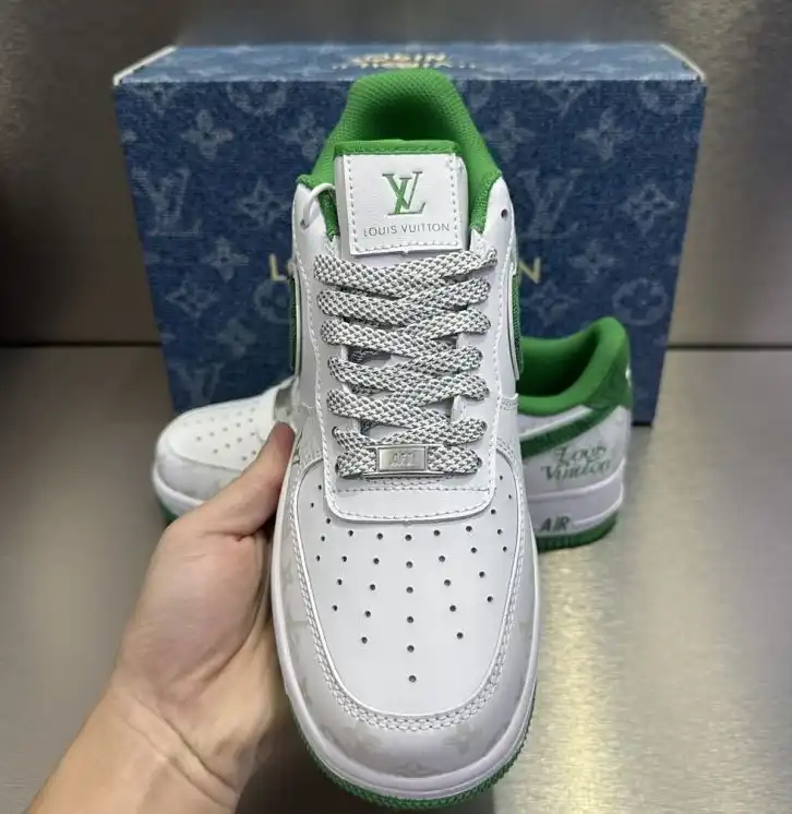 hype Louis Vuitton Sneakers