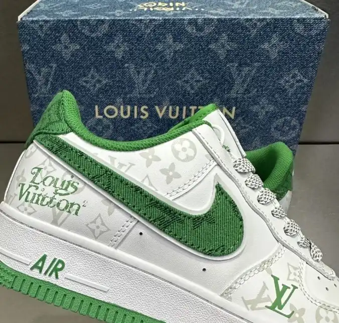 hype Louis Vuitton Sneakers