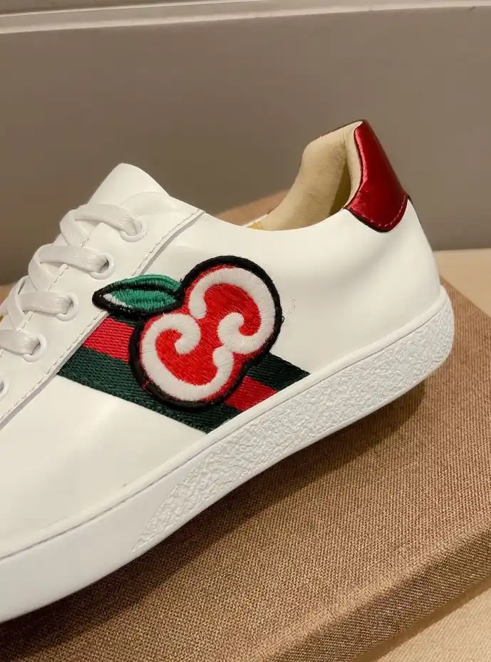 hype Gucci Sneakers