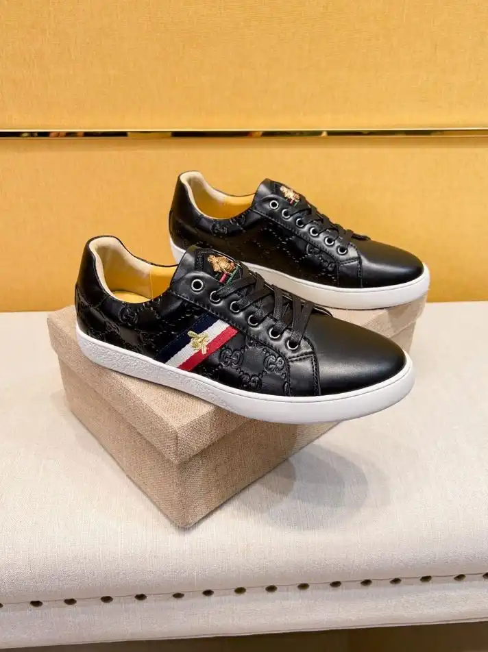 hype Louis Vuitton Sneakers