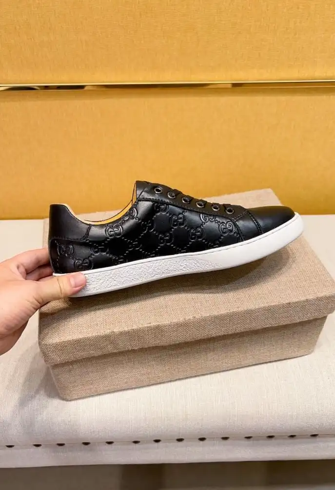 hype Louis Vuitton Sneakers