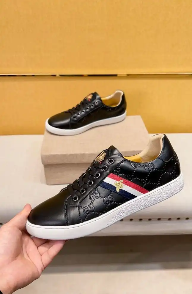 hype Louis Vuitton Sneakers