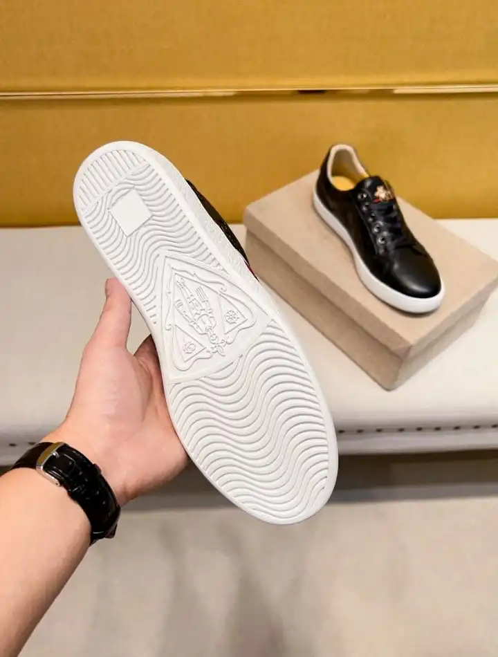 hype Louis Vuitton Sneakers