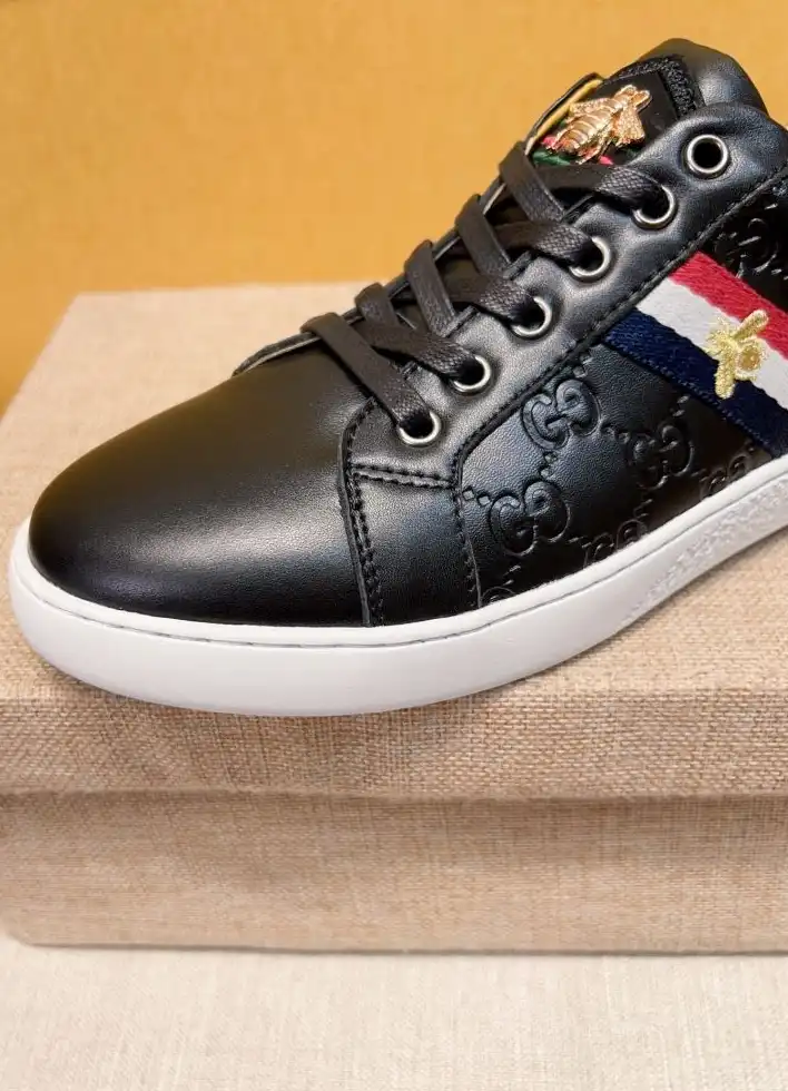 hype Louis Vuitton Sneakers