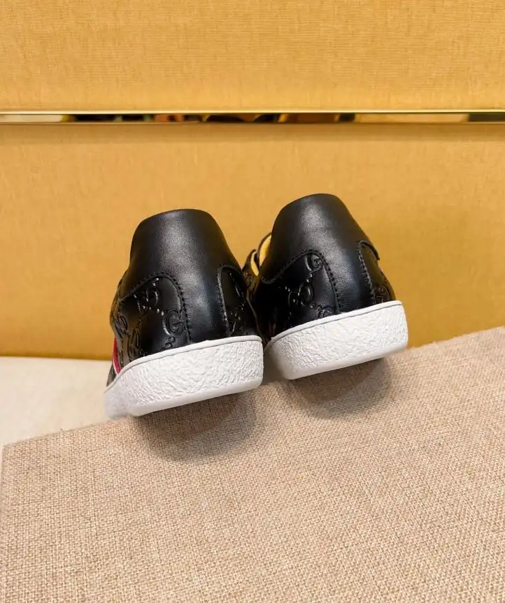 hype Louis Vuitton Sneakers