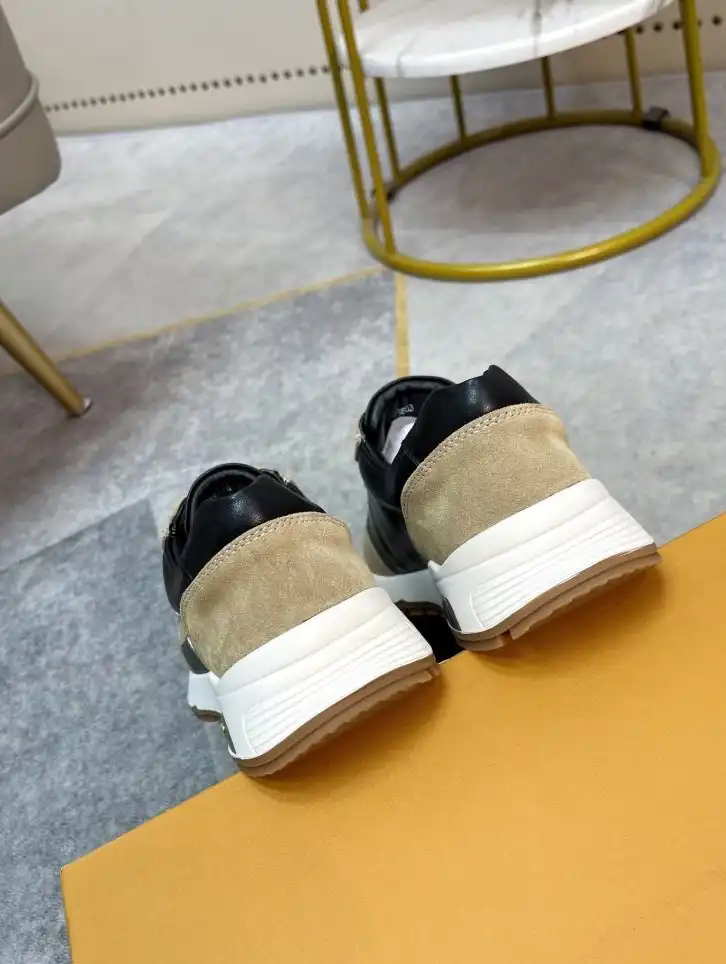 hype Louis Vuitton Sneakers