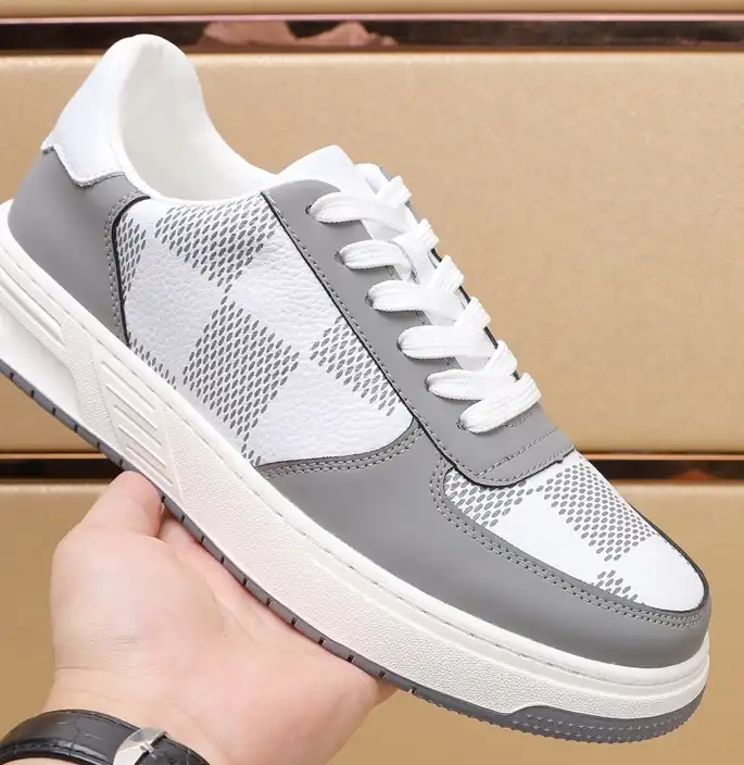 hype Louis Vuitton Sneakers