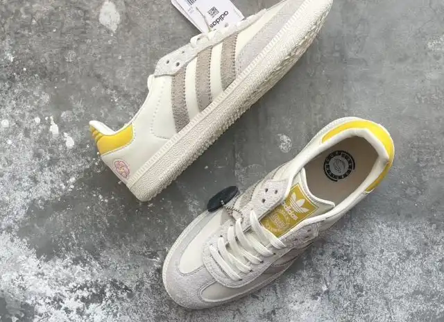 hype Adidas Sneakers