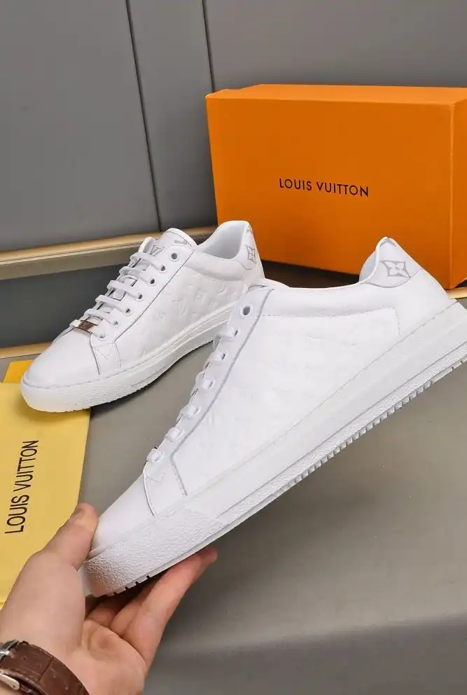 hype Louis Vuitton Sneakers