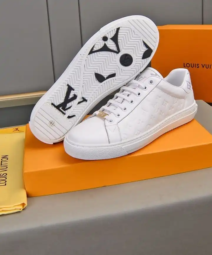 hype Louis Vuitton Sneakers