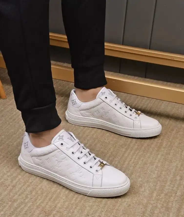 hype Louis Vuitton Sneakers