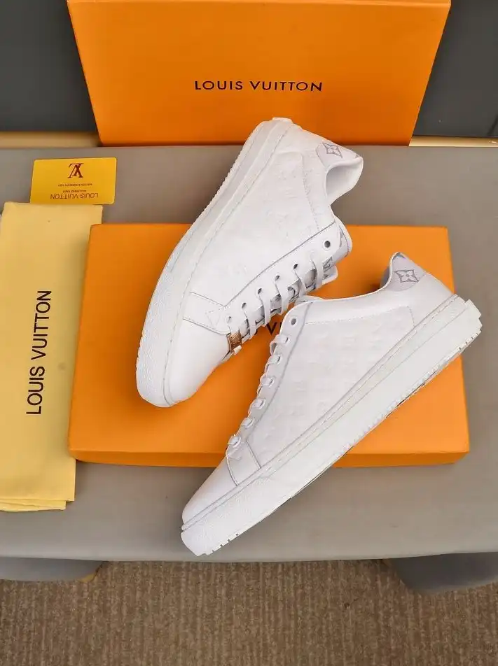 hype Louis Vuitton Sneakers