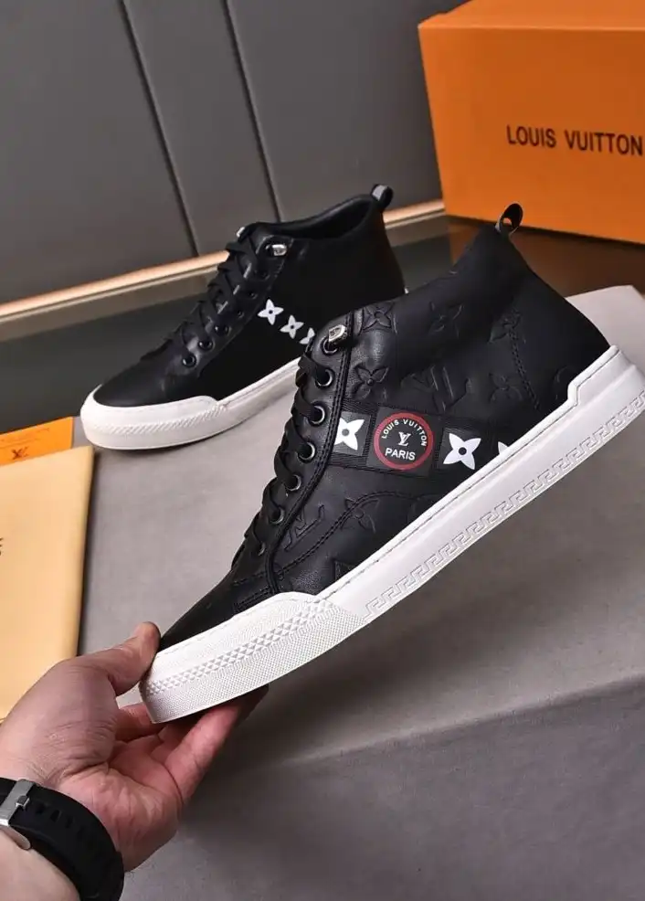 hype Louis Vuitton Sneakers