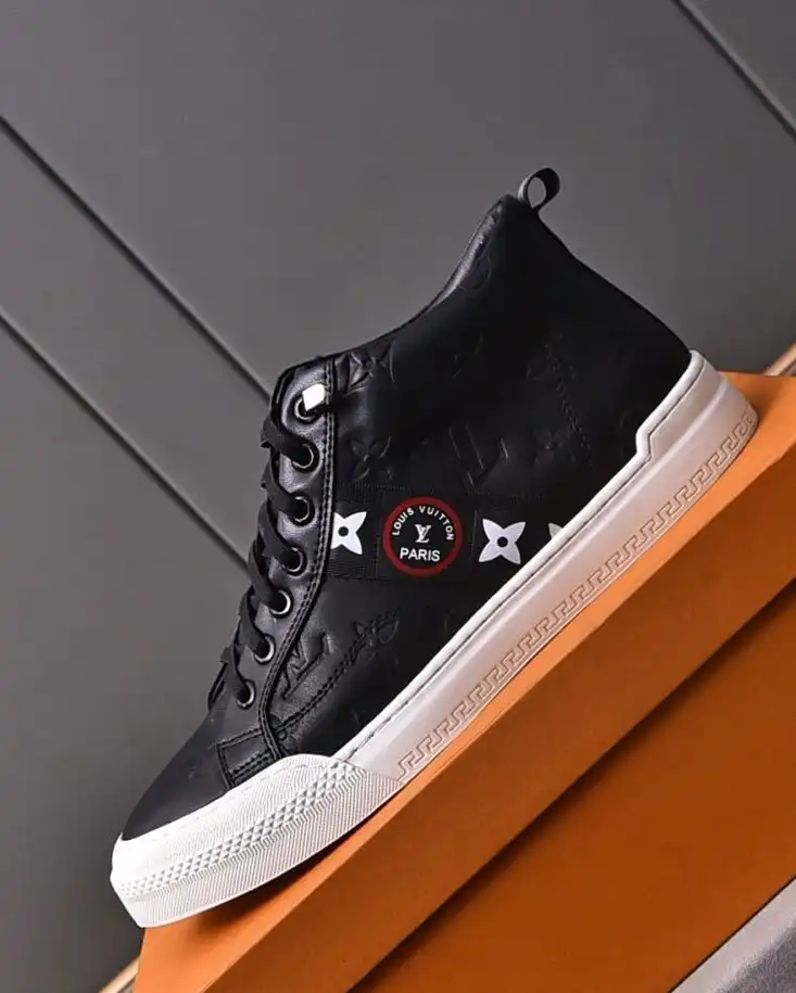 hype Louis Vuitton Sneakers