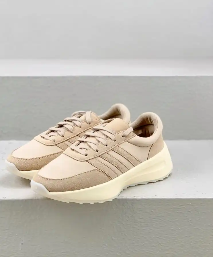 hype Adidas Sneakers