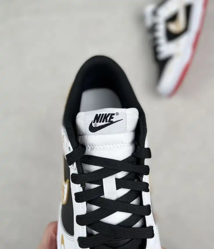 hype Nike Sneakers