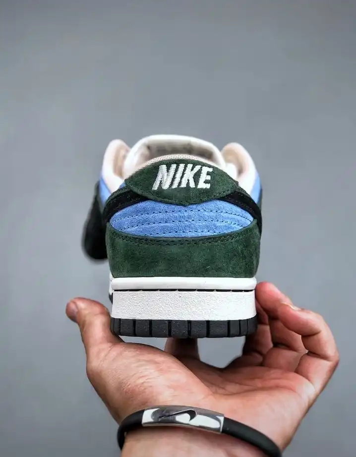 hype Nike Sneakers