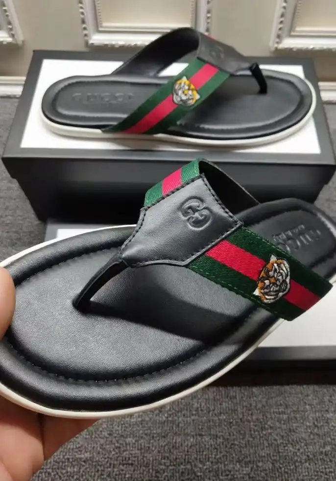 hype Gucci Slippers