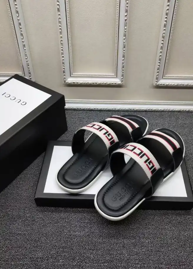 hype Gucci Slippers