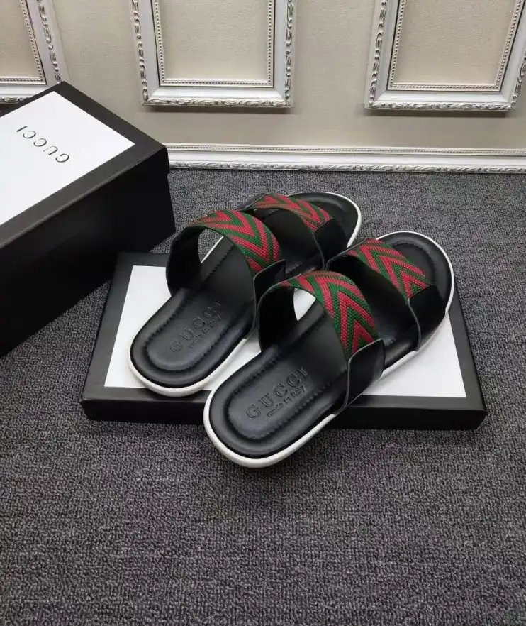 hype Gucci Slippers