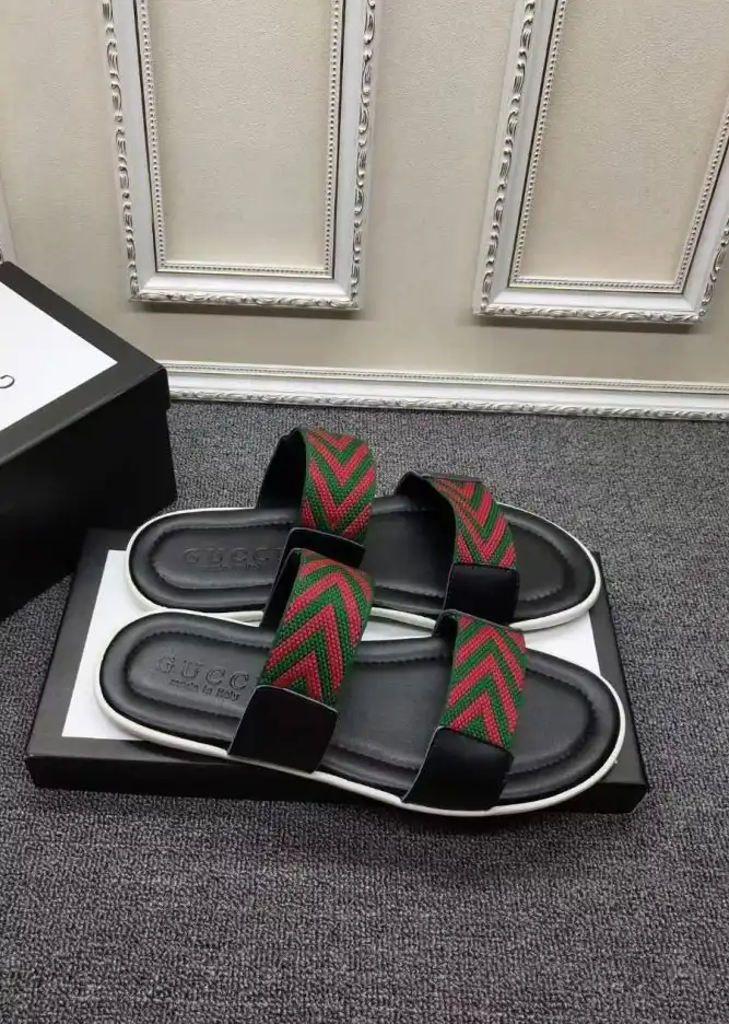 hype Gucci Slippers