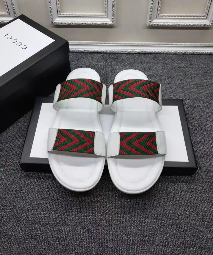 hype Gucci Slippers