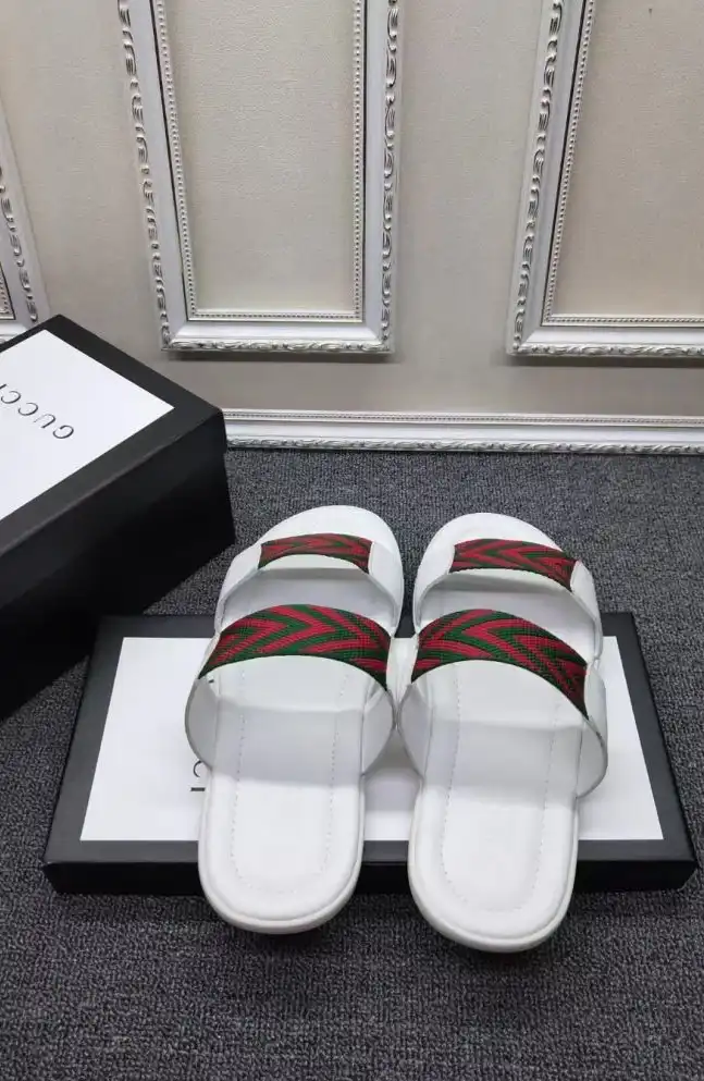 hype Gucci Slippers