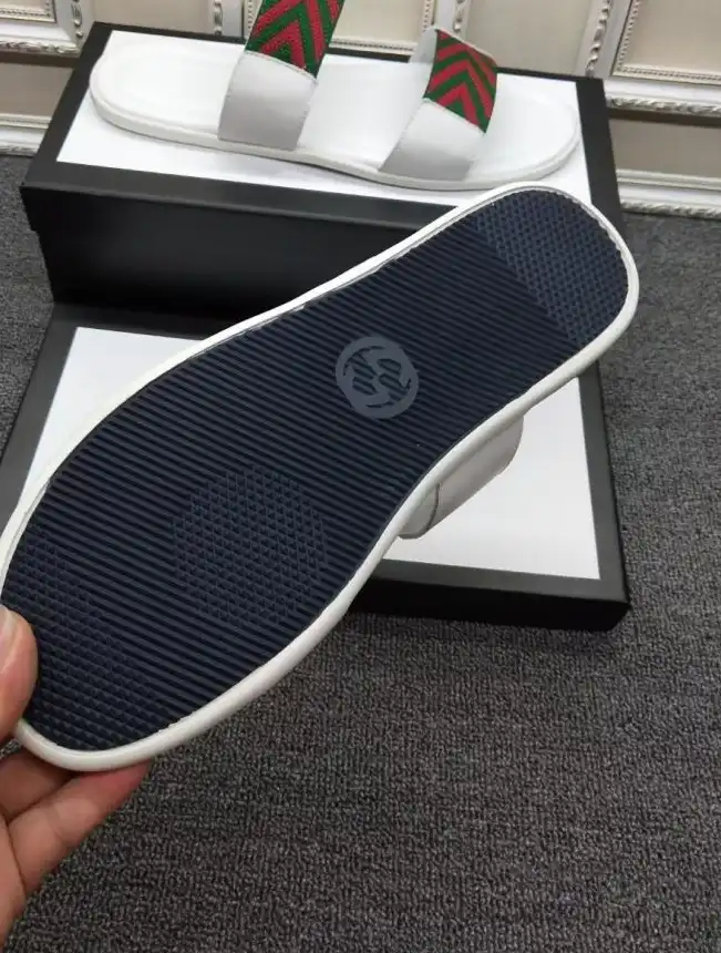 hype Gucci Slippers