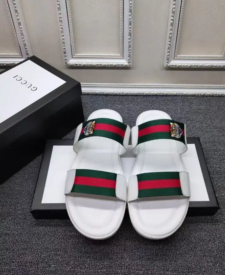 hype Gucci Slippers