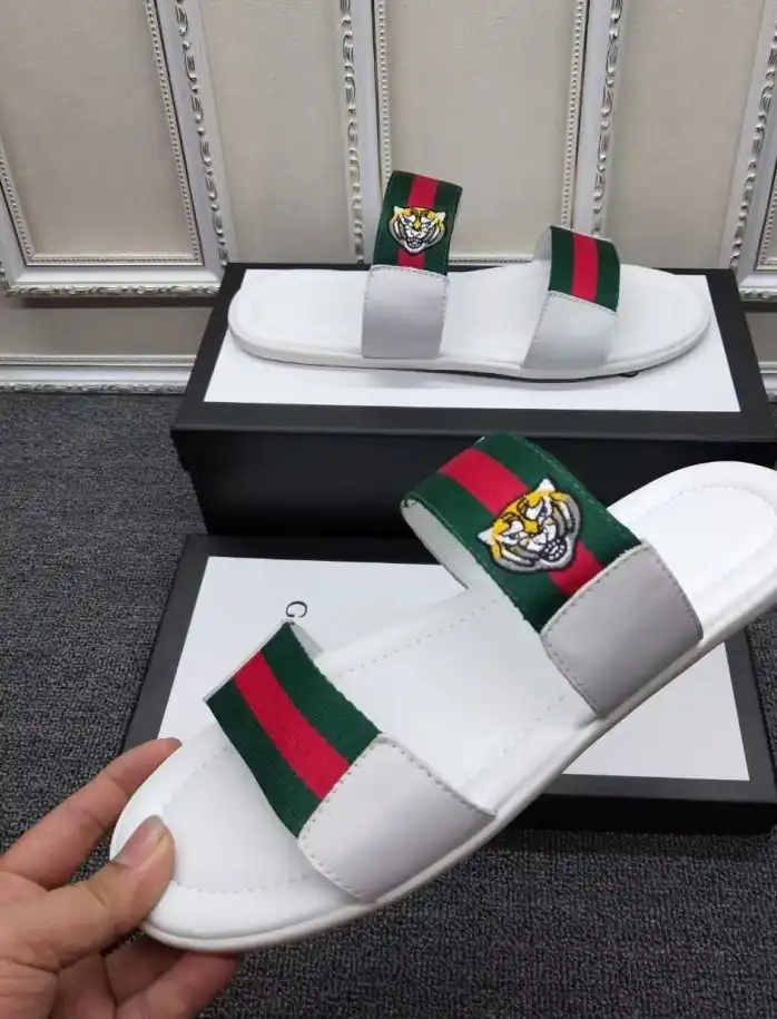 hype Gucci Slippers