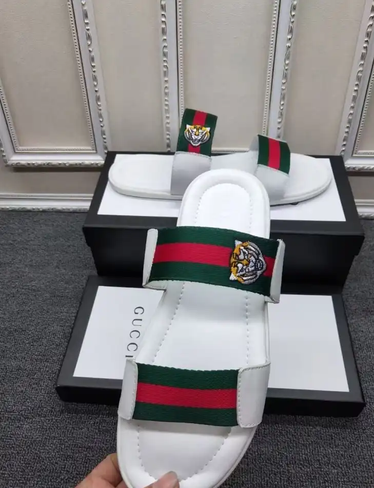 hype Gucci Slippers