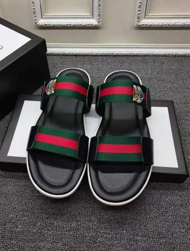 hype Gucci Slippers