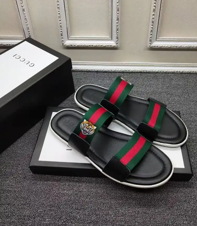 hype Gucci Slippers