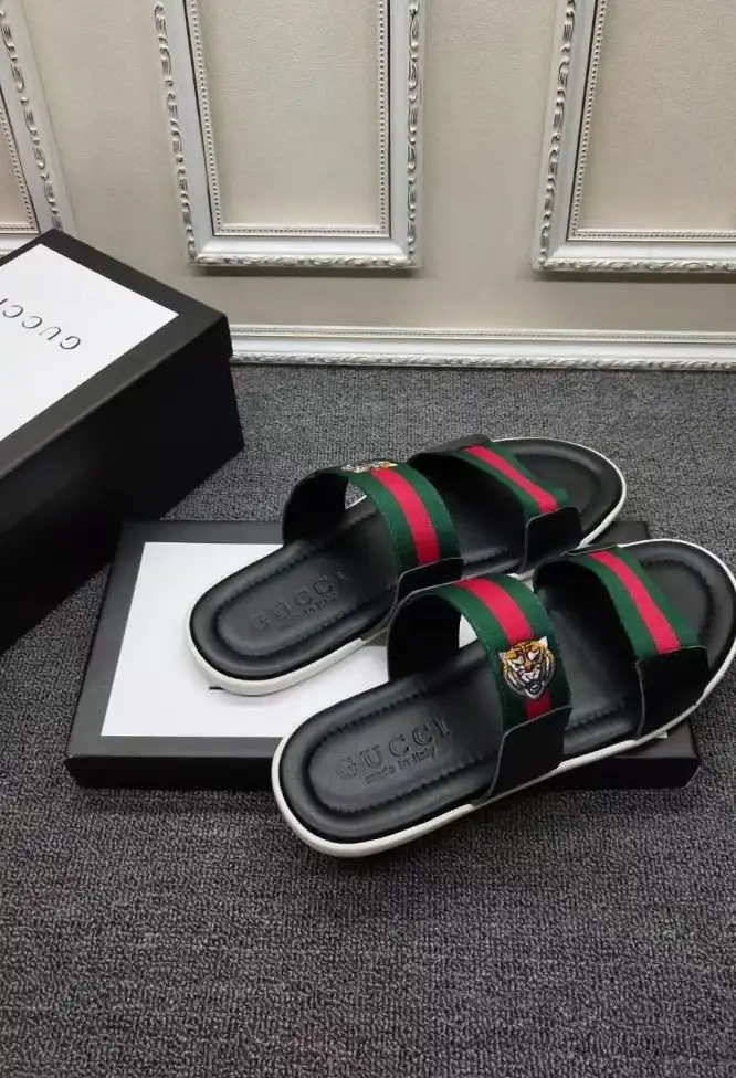 hype Gucci Slippers