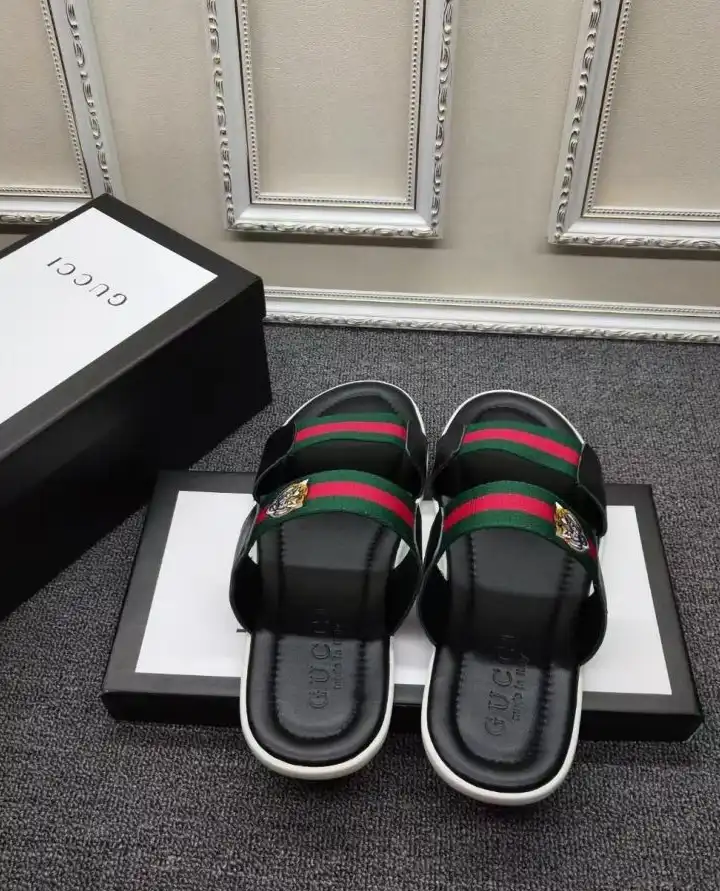 hype Gucci Slippers